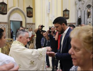 Missa em Santos celebra chegada histórica do maior sino de badalo do mundo ao Brasil
