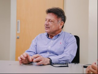 Adib Elias critica Marconi e defende avanços da atual gestão estadual