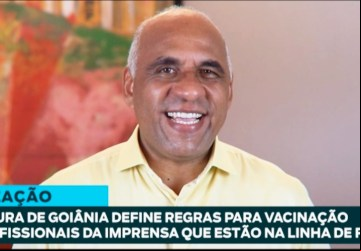 Prefeito de Goiânia Rogerio Cruz anunciando vacinação aos profissionais da imprensa (Reprodução)