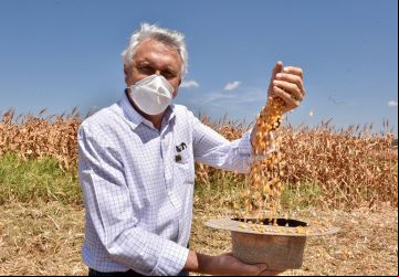 Governador Ronaldo Caiado determina retomada de projetos paralisados no setor primário, busca recursos perdidos por gestões anteriores e toma iniciativas que beneficiam do pequeno ao grande produtor