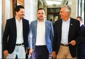 Caiado, Daniel e Mendanha selam retorno do ex-prefeito de Aparecida de Goiânia ao MDB: 