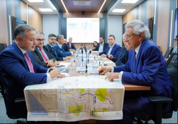 Governador Ronaldo Caiado se reúne com ministros Renan Filho (Transportes) e Jader Filho (Cidades), em Brasília, e comemora investimentos no estado