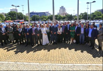 Governador Ronaldo Caiado recebe ministro da Justiça e Segurança Pública, Flávio Dino, em Goiânia, para lançamento do Pronasci 2; Governo Federal reou 56 viaturas e equipamentos para o combate a c