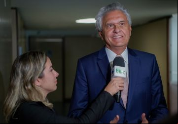 Ronaldo Caiado concede entrevistas em Brasília; Governador ou o dia no Congresso Nacional reunido com líderes do União Brasil para discutir a votação da Reforma Tributária