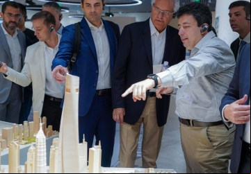 Governador Ronaldo Caiado visita empresa na China durante agenda da comitiva goiana no país asiático
