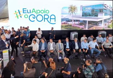 Governador Ronaldo Caiado durante vistoria às obras do Complexo Oncológico de Referência do Estado de Goiás (Cora): "Com apenas 8 meses do início da construção, já estamos com mais de 40% dela pronta"