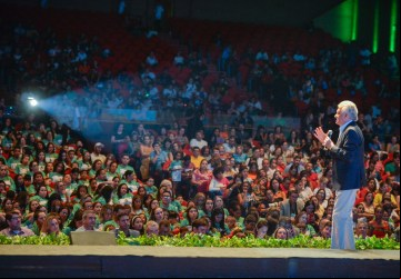 Caiado participa de premiação do Programa Agrinho, em Goiânia