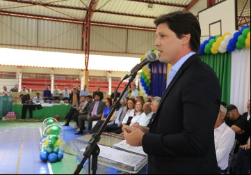  Em inauguração do Colégio Estadual Ronaldo Ramos Caiado Filho, Daniel Vilela defendeu os avanços que o Governo de Goiás promoveu na educação