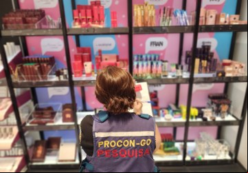 Procon Goiás divulga pesquisa de preços de produtos para presentes do Dia das Mães