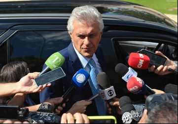 Governador Ronaldo Caiado afirma que bombeiros goianos continuarão no Rio Grande do Sul pelo tempo que for necessário. Corpo de Bombeiros de Goiás vai usar cães farejadores para auxiliar às buscas de 
