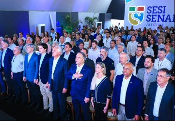 Governador Ronaldo Caiado prestigia lançamento da pedra fundamental de obra de escola Sesi Senai em Goiânia