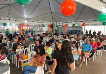 População participa de uma das edições dos Feirões do Emprego, realizados pela Secretaria da Retomada