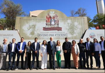 Em missa com presença de diversas autoridades, governador Ronaldo Caiado destaca grandiosidade da festa de Trindade