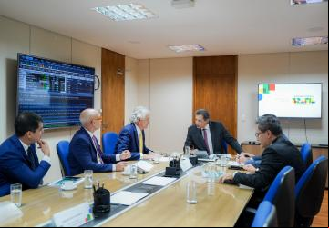 Governador Ronaldo Caiado e o ministro Fernando Haddad em Brasília na semana ada: diálogo sobre o RRF e defesa de maior capacidade de investimento do estado