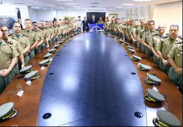 Governador Ronaldo Caiado recepciona militares pernambucanos no Palácio Pedro Ludovico Teixeira: 