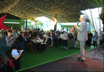 Reconhecimento: governador Ronaldo Caiado recebe profissionais da imprensa do interior de Goiás para confraternização nos jardins do Palácio das Esmeraldas