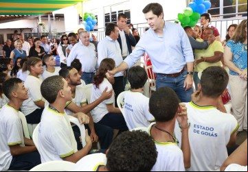 Daniel Vilela inaugura novo Colégio Estadual Washington Barros, em Jataí
