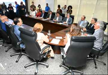 Caiado e Gracinha lançam Programa Profissionaliza Goiás, que amplia em 17 mil o número de vagas em cursos técnicos profissionalizantes para estudantes do Ensino Médio