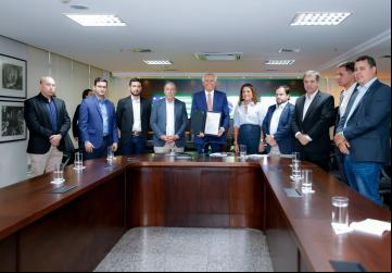 Governador Ronaldo Caiado comemora a celebração de acordo com Sebrae e Senar para assistência técnica a pequenos produtores de manga e maracujá
