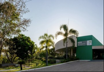  Hospital Estadual de Dermatologia Sanitária Colônia Santa Marta (HDS) é referência em atendimento ao idoso, pessoas com feridas e doenças crônicas, além de cuidados paliativos e atenção domiciliar 