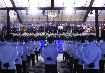 Governador Ronaldo Caiado destaca Goiás como referência na segurança pública, durante formatura de cadetes da polícia militar