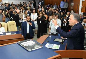 Prefeito Sandro Mabel falou sobre construir novo aterro sanitário em Goiânia durante a abertura da 20ª Legislatura da Câmara Municipal