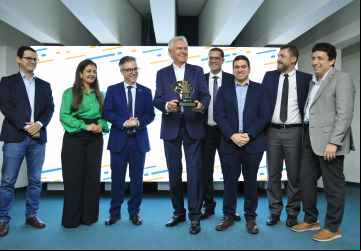 Caiado premia cientistas e empreendedores da área de Ciência e Tecnlogia e autoriza reajuste de 10% nas bolsas de mestrado e doutorado da Fapeg 