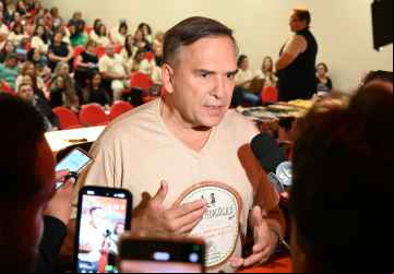 Prefeito Sandro Mabel participa da abertura do Projeto 