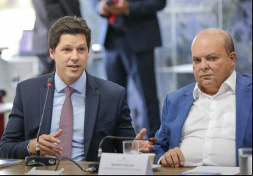 Daniel Vilela se reúne com governador do DF, Ibaneis Rocha, e prefeitos da região do Entorno para definição de consórcio proposto pelo governador Ronaldo Caiado com o objetivo de garantir tarifas mais baratas no transporte público 
