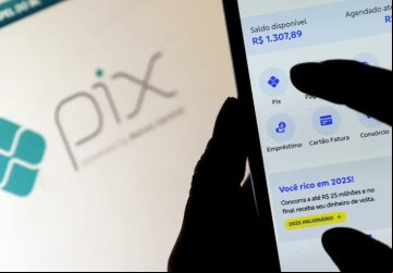 Os pagamentos via Pix por aproximação utilizando uma carteira digital não têm limite diário, mas o cliente pode personalizá-lo em seu banco. Serão respeitados os limites Pix estabelecidos na instituição em que a conta do cliente está registrada - Foto: Bruno Peres/EBC