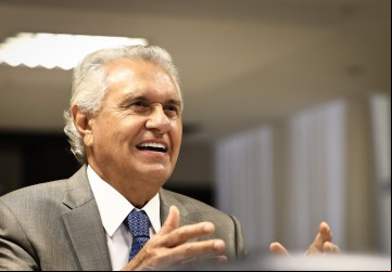 Governador Ronaldo Caiado se dirigiu aos 71 professores nomeados para a UEG: 