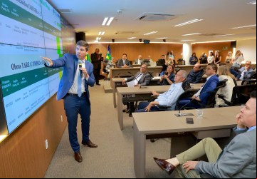 Pedro Sales detalha modelo de gestão compartilhada de obras de infraestrutura em audiência pública na CCJ da Assembleia Legislativa