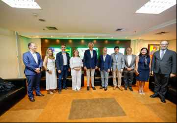 Governador Ronaldo Caiado recebe o diretor mundial da Google for Education, Kevin Kells, em Goiânia