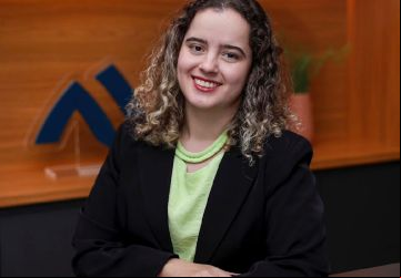  Advogada Ana Luiza Santos, especialista em direito trabalhista