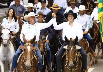 Ronaldo Caiado e Daniel Vilela prestigia abertura do 2º Encontro de Comitivas de Goiás e destaca consagração de evento no estado, que deve receber cerca de 30 mil visitantes