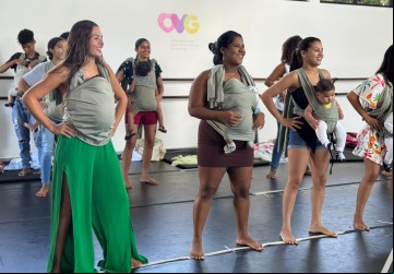 Beneficiárias do Meninas de Luz participam da Dança Materna: aulas aumentam conexão entre mãe e bebê 