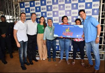 Vice-governador Daniel Vilela participa do Balanço Geral nos Bairros, no setor Independência, em Aparecida de Goiânia, ao lado do prefeito Leandro Vilela e do apresentador Oloares Ferreira