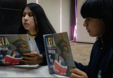 Secretaria de Estado de Educação lança livro em línguas indígenas e fortalece a inclusão didática nas escolas das aldeias
