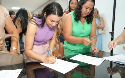 Catalão: Gestão Velomar Rios empossa mais 59 aprovados pelo concurso da educação