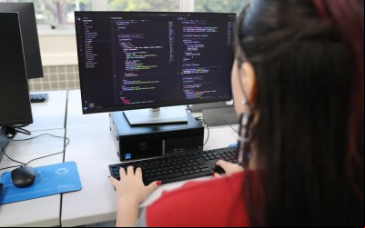 Inteligência Artificial reduz fila de análise em até 71% na Juceg