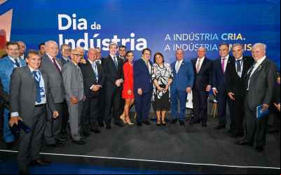 Goiânia: Sandro Mabel participa de entrega da Ordem do Mérito Industrial em Brasília