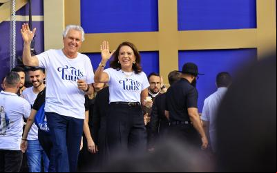 Caiado e Gracinha prestigiam Totus Tuus e se emocionam diante da imagem de Nossa Senhora das Graças