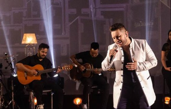 Edu Strada lança videoclipe de "Trevo de Itumbiara"