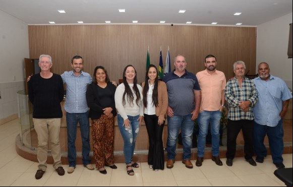 Secretária Parlamentar Leandra Fernandes comemora aniversário na Câmara Municipal de Cumari