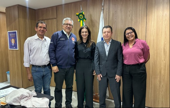Brasilia - DF: Vanuza e José Nelto em audiência com o ministro Alexandre Padilha buscam recursos para a saúde de Porangatu
